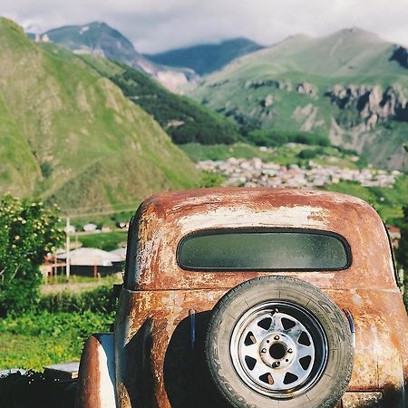 Гостевой дом Kazbegi Guide Экстерьер фото
