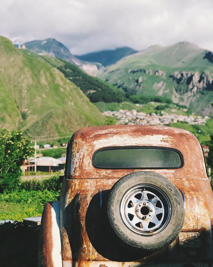 Гостевой дом Kazbegi Guide Экстерьер фото